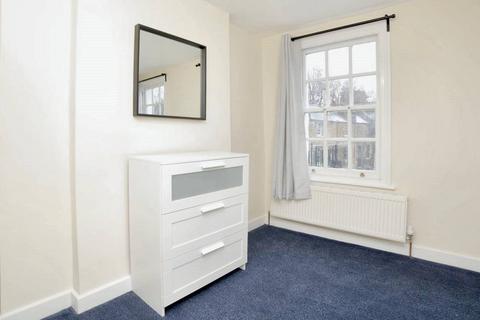 1 bedroom in a flat share to rent, Cannon Street Road, London E1