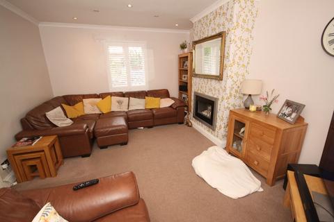 52 Parkfield Way, Bromley, BR2 8AF