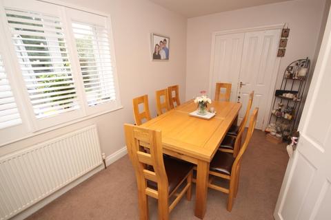 52 Parkfield Way, Bromley, BR2 8AF