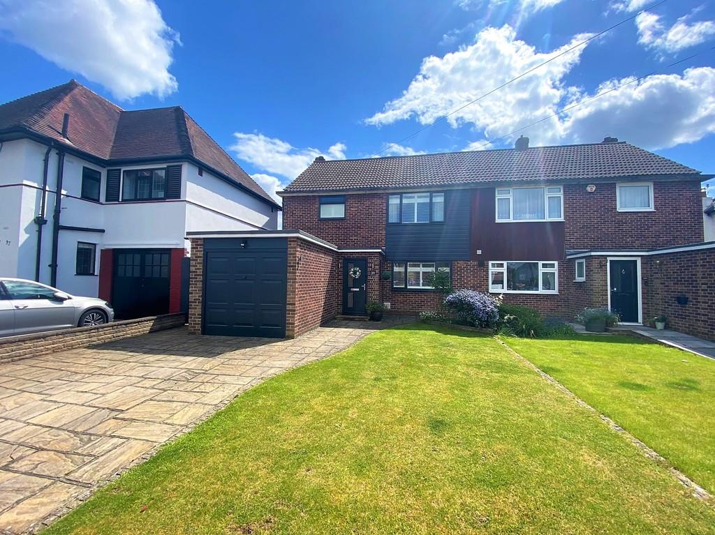 Kingsway, Petts Wood East 4 bed semidetached house £895,000