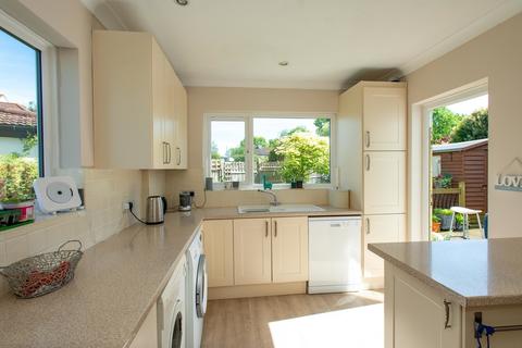 13 Crest View Drive, Petts Wood, Orpington, BR5 1BZ