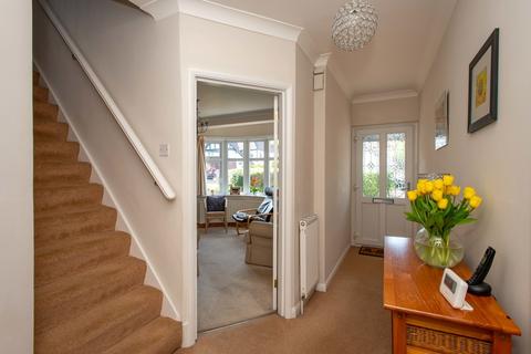 13 Crest View Drive, Petts Wood, Orpington, BR5 1BZ