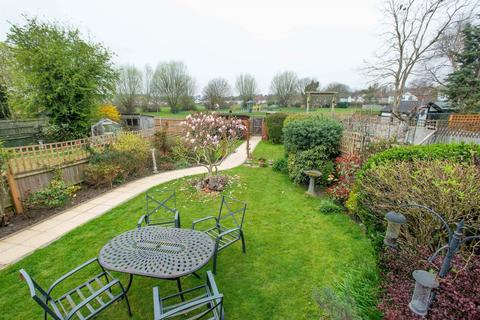 65 Oxhawth Crescent, Bromley, BR2 8BN