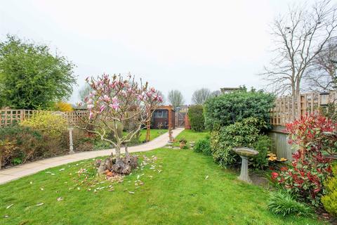 65 Oxhawth Crescent, Bromley, BR2 8BN