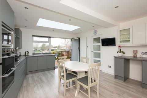 65 Oxhawth Crescent, Bromley, BR2 8BN