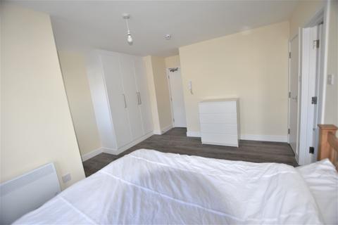 1 bedroom in a house share to rent, London Road, Thornton Heath, CR7