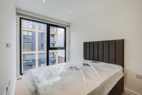 3 bedroom flat to rent - Grafton Road, CR0