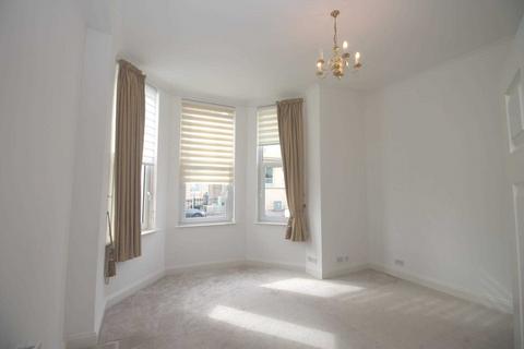 2 bedroom flat to rent, Grand Parade, Eastbourne