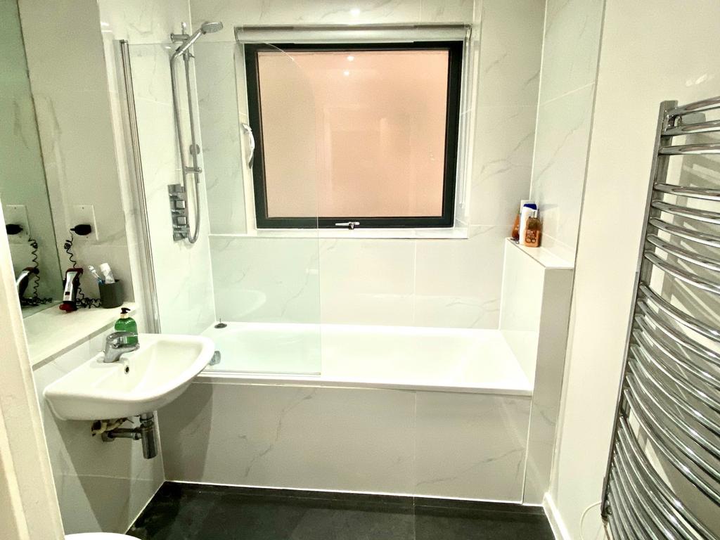 AC06 Bathroom