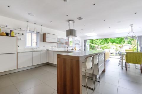 6 Bailes Place, Beckenham, BR3 1BZ