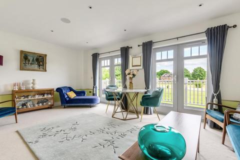 6 Bailes Place, Beckenham, BR3 1BZ