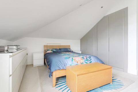 6 Bailes Place, Beckenham, BR3 1BZ