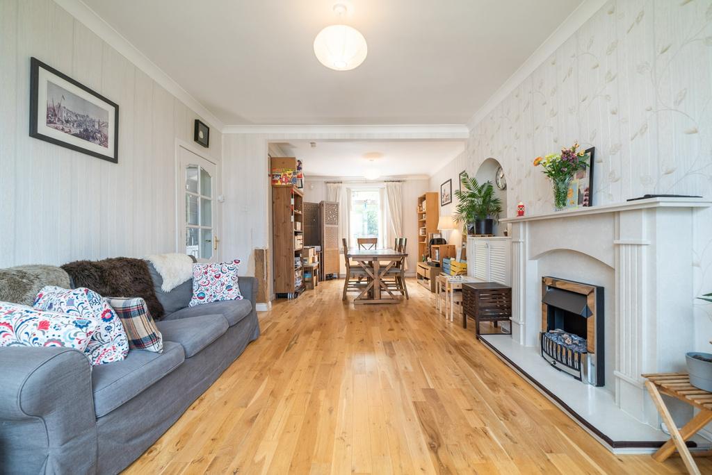 Kilpatrick Gardens, Clarkston, East... 3 bed semidetached villa £245,000