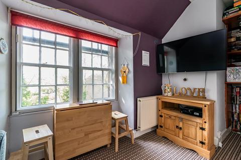 4, Parkend Bridge Street, Penicuik, EH26 8LN