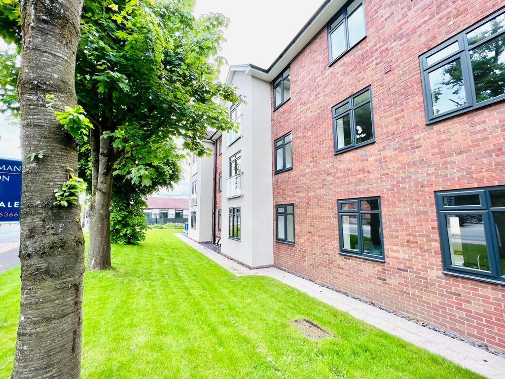 Thorsten House, Rees Drive, Wombourne, WV5 9DR 2 bed apartment to rent