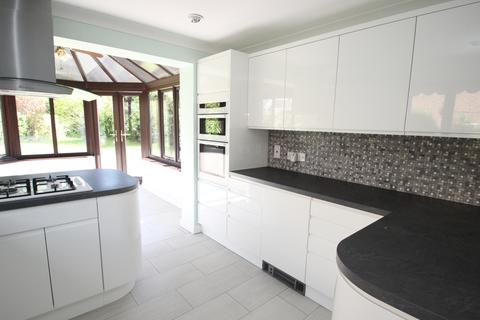 12 Highfield Road, Chislehurst, BR7 6QZ