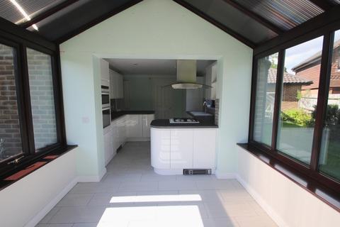 12 Highfield Road, Chislehurst, BR7 6QZ