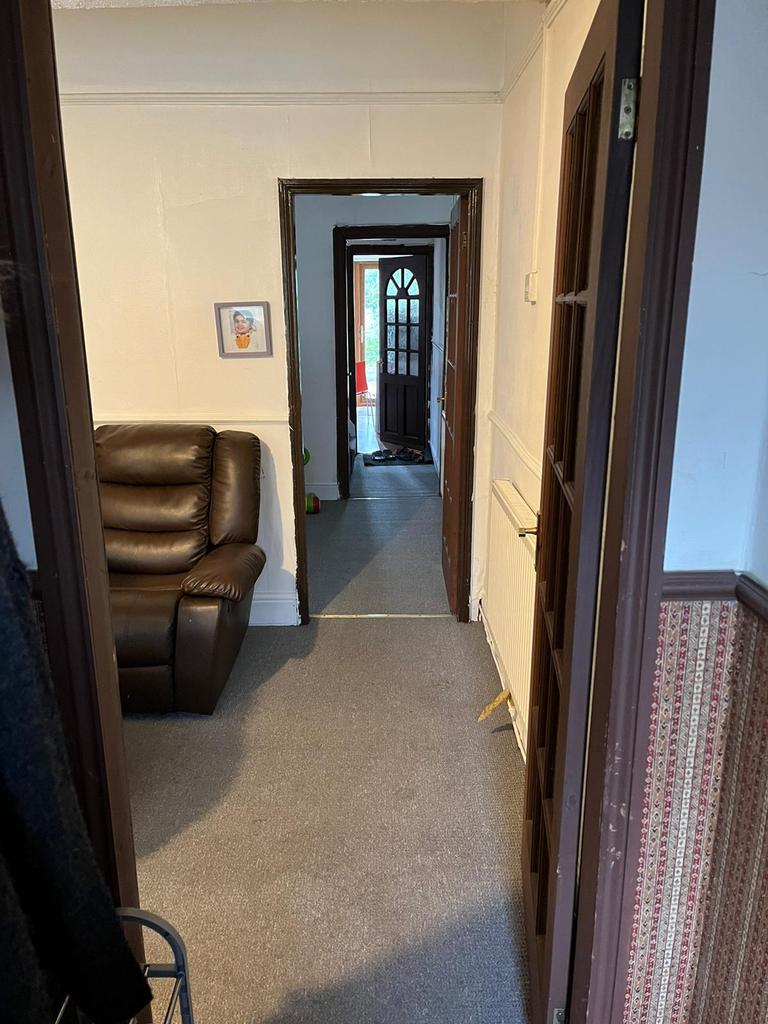 Topsham Road, Smethwick, B67 2 bed terraced house £159,000
