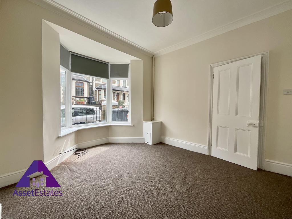 Gladstone Street, Abertillery, NP13 1NE 2 bed terraced house for sale