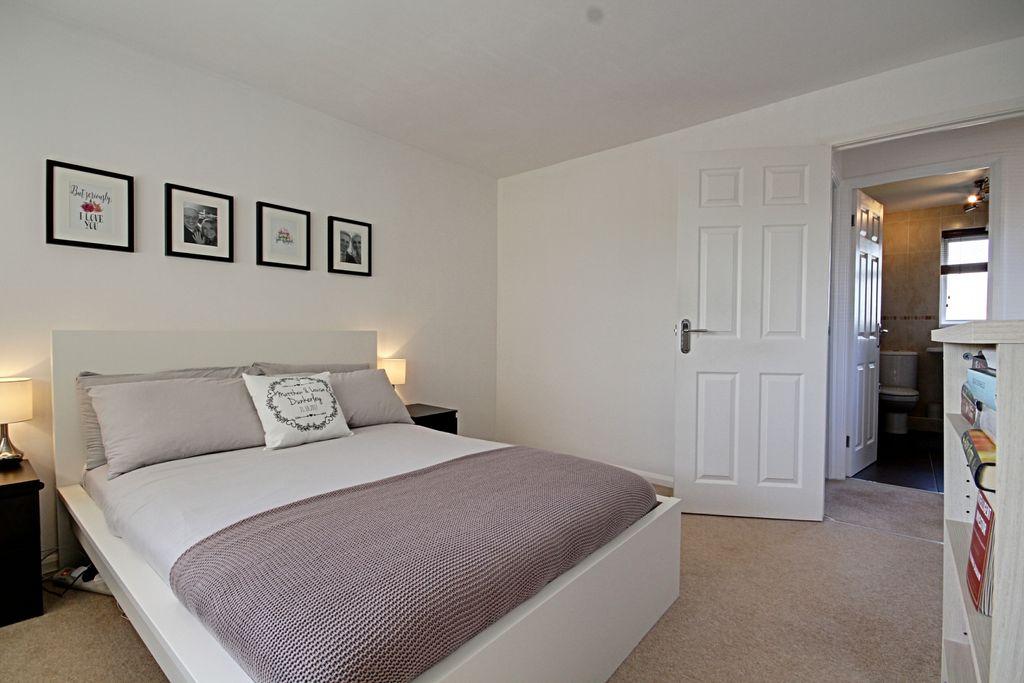 Bedroom 1 (Double)