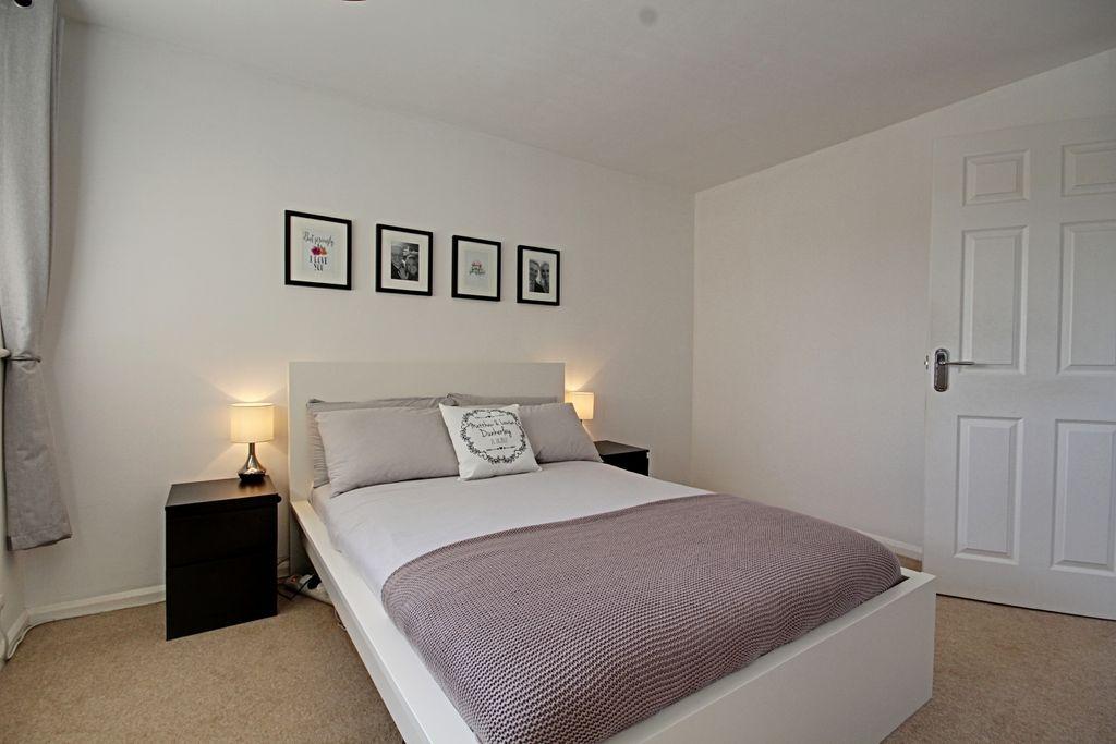Bedroom 1 (Double)