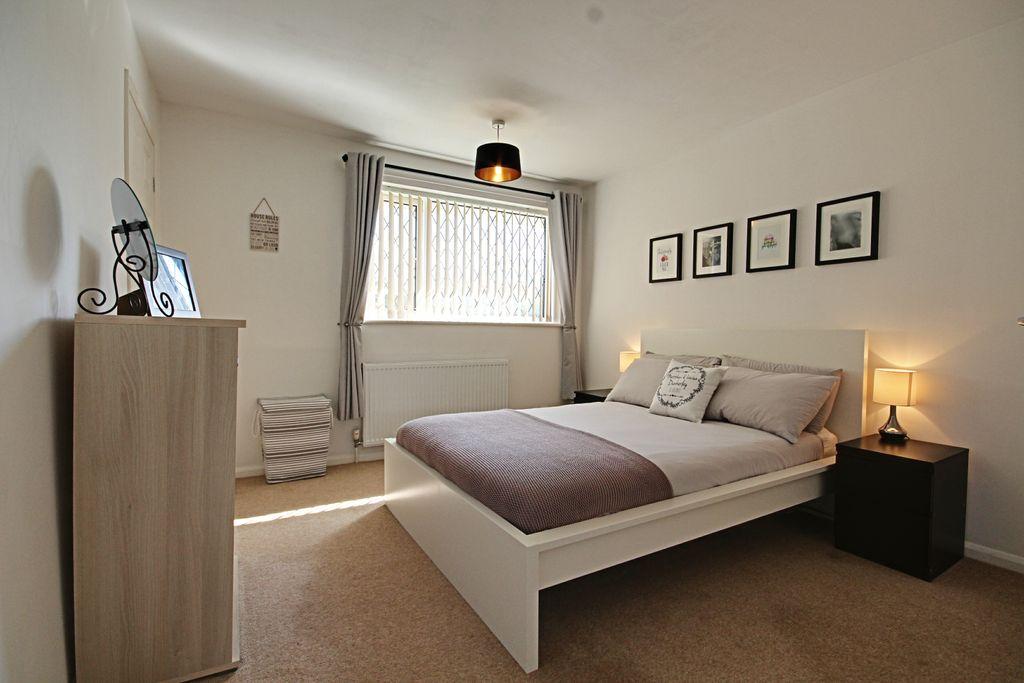 Bedroom 1 (Double)