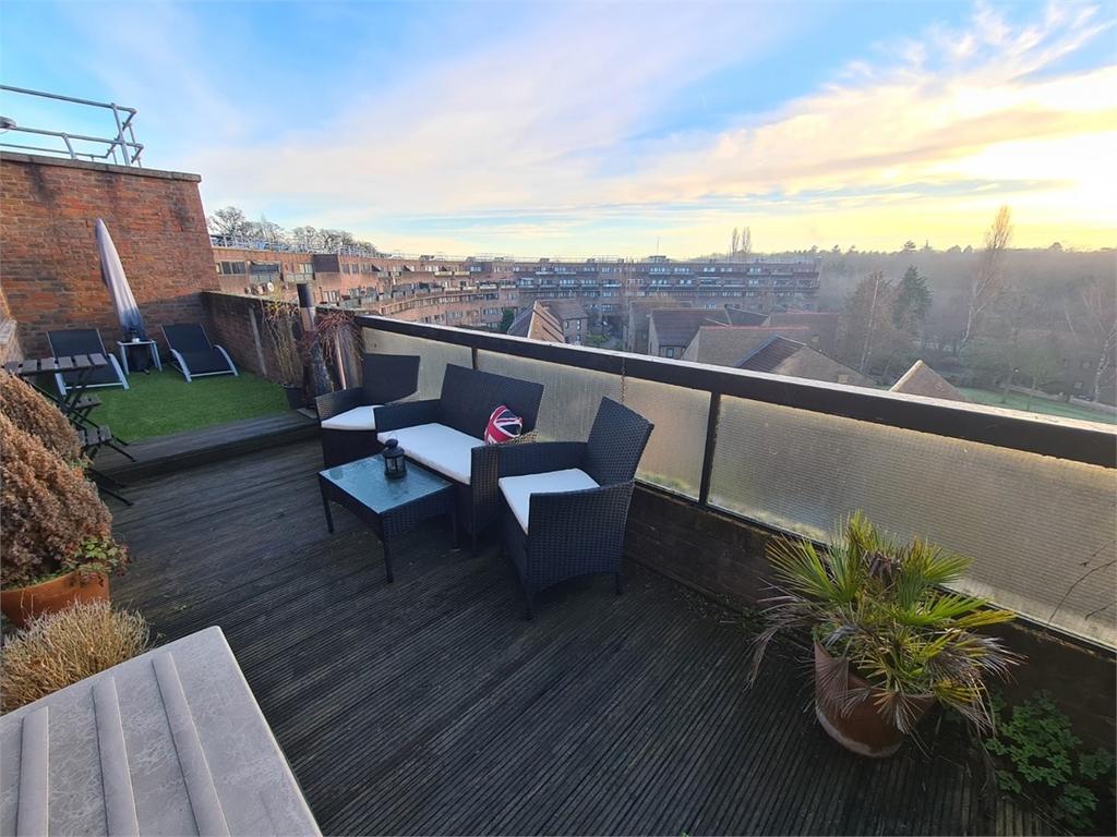 Old Farm Road, East Finchley, N2 1 bed apartment £1,350 pcm (£312 pw)