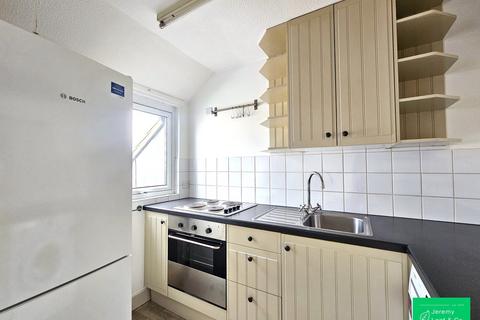 1 bedroom apartment for sale, Stokes Court, Diploma Avenue, N2