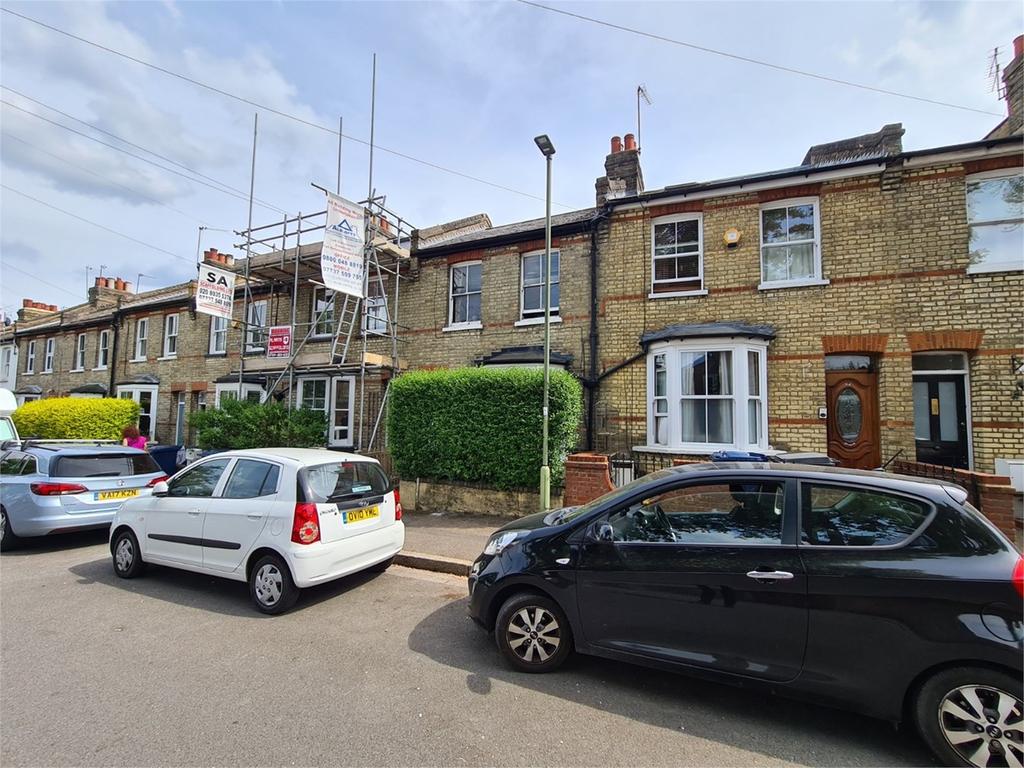 Hamilton Road, East Finchley, N2 3 bed terraced house £1,800 pcm (£