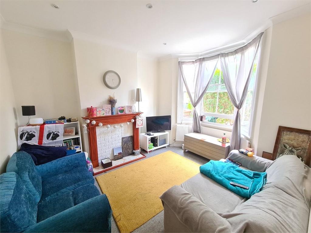 Hamilton Road, East Finchley, N2 3 bed terraced house £1,800 pcm (£
