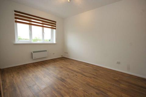 1 bedroom apartment to rent, Gainsborough Court, Fleet