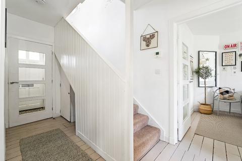 7 Glebe Square, Comrie, Crieff, PH6 2EN