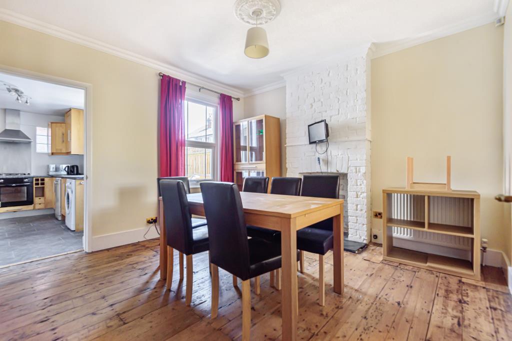 Newport Road, Reading, RG1 3 bed end of terrace house £1,600 pcm (£