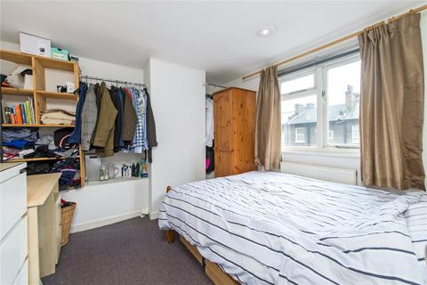3 bedroom flat to rent, Queenstown Road, London, SW8