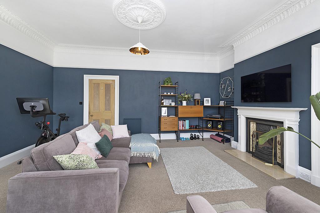 Drawing Room/Double Bedroom 1