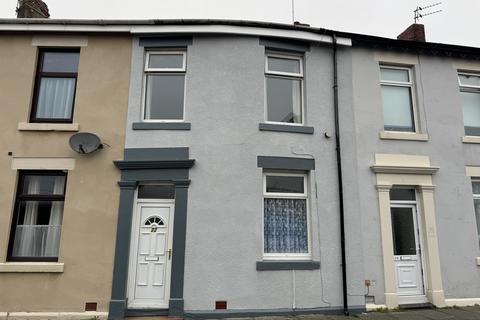 3 bedroom terraced house to rent, Enfield Road, Blackpool FY1