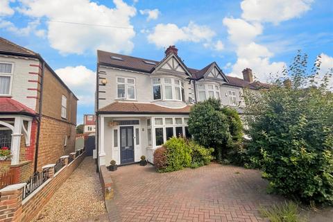 4 bedroom end of terrace house for sale, The Chase, Wallington, Surrey