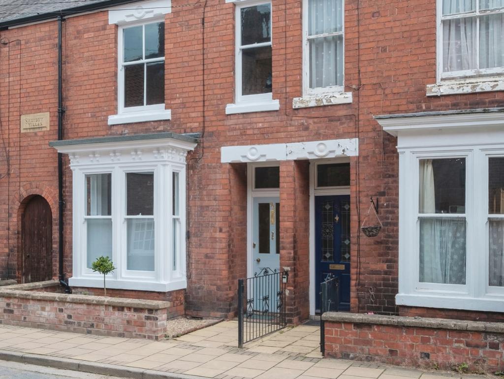 Minster Beverley... 3 bed terraced house £1,400 pcm (£323 pw)
