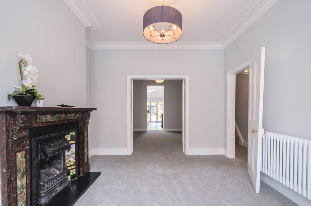 Minster Beverley... 3 bed terraced house £1,400 pcm (£323 pw)