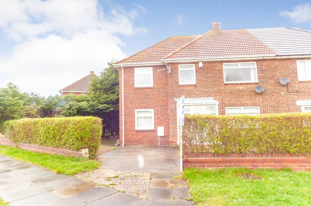 Lesbury Avenue, Shiremoor, Newcastle... 5 bed semidetached house £