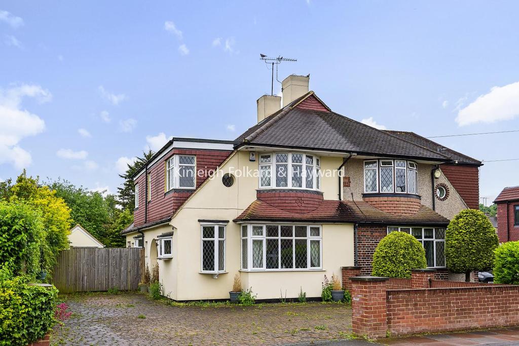 Courtfield Rise, West Wickham 4 bed semidetached house £700,000