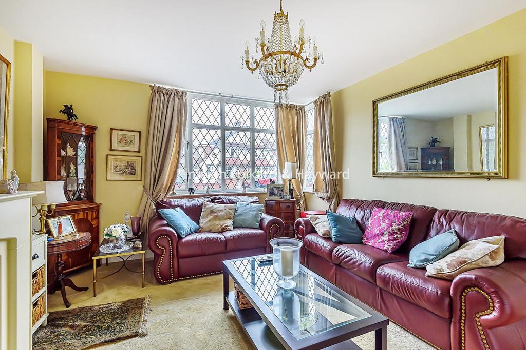 Courtfield Rise, West Wickham 4 bed semidetached house £700,000