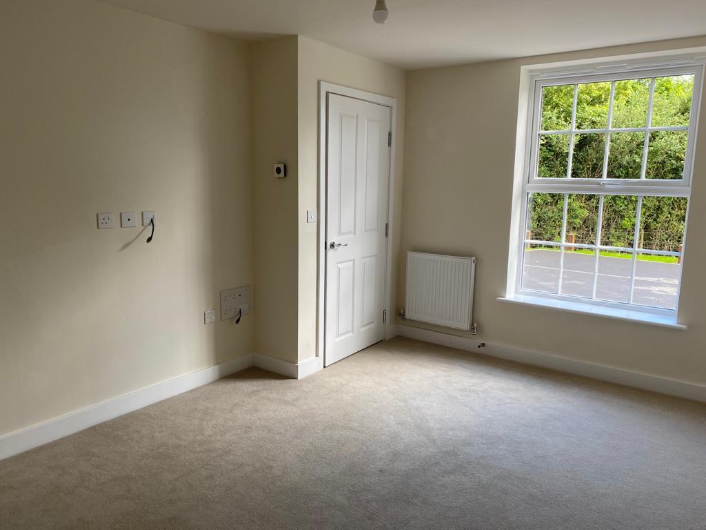 Woolsthorpe Close, Melton Mowbray, LE13 2 bed terraced house £825 pcm