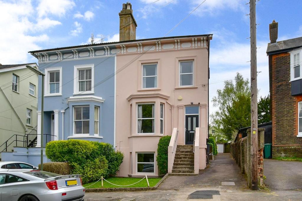 Upper Bridge Road, Redhill, Surrey 1 bed ground floor flat £240,000