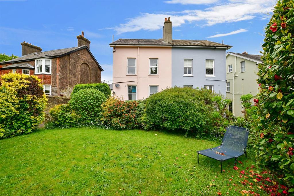 Upper Bridge Road, Redhill, Surrey 1 bed ground floor flat £240,000