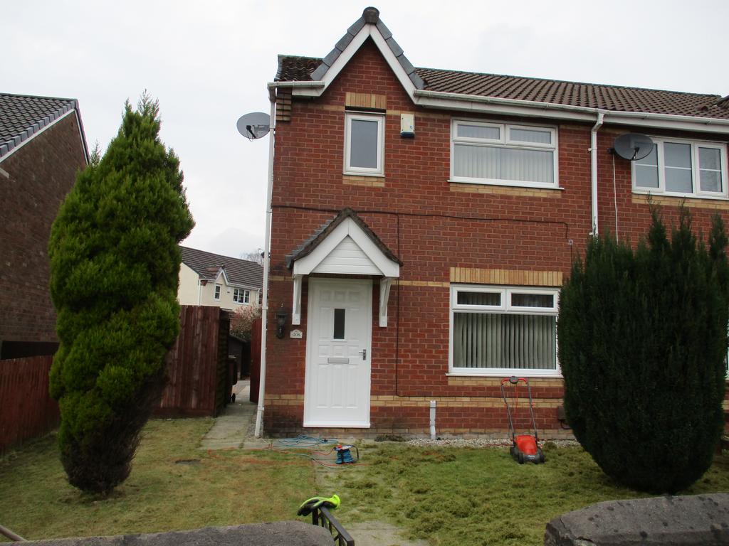 Peel Lane, Little Hulton M38 3 bed semidetached house £900 pcm (£208 pw)