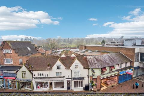 1 bedroom penthouse for sale, High Street, Chesham, Buckinghamshire, HP5