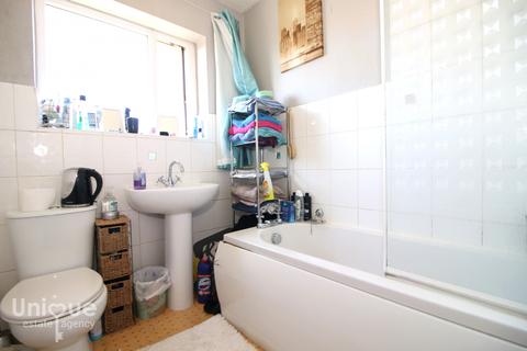 8 Cambridge Road, Thornton-cleveleys, FY5 1EP