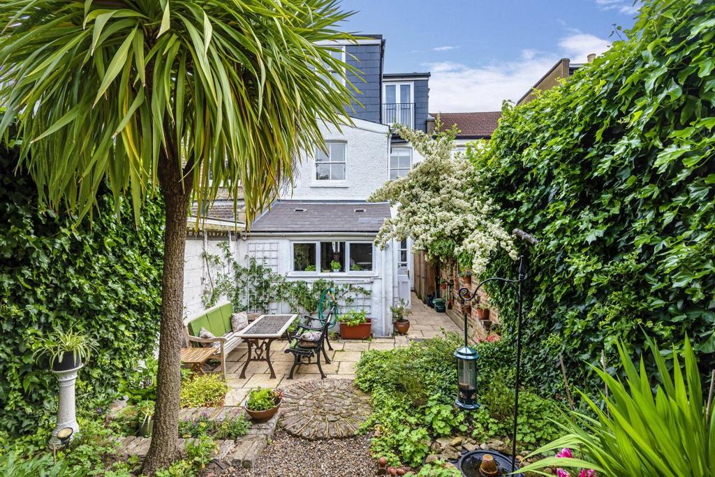 Duke Road, Chiswick 4 bed terraced house £1,400,000