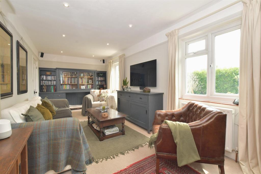 Ford Lane, Ford, Arundel, West Sussex 2 bed semidetached house for